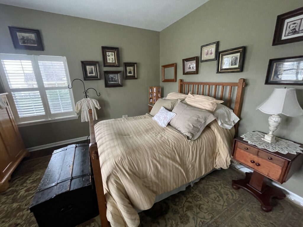 photo of craig's guest bedroom